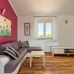 Apartment Luka With Private Pool Frata