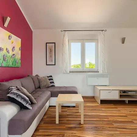 شقة Luka With Private Pool Frata