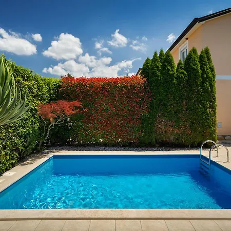 Luka With Private Pool דירה Frata