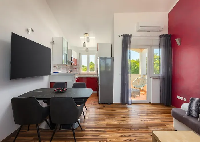 Appartement Luka With Private Pool Frata