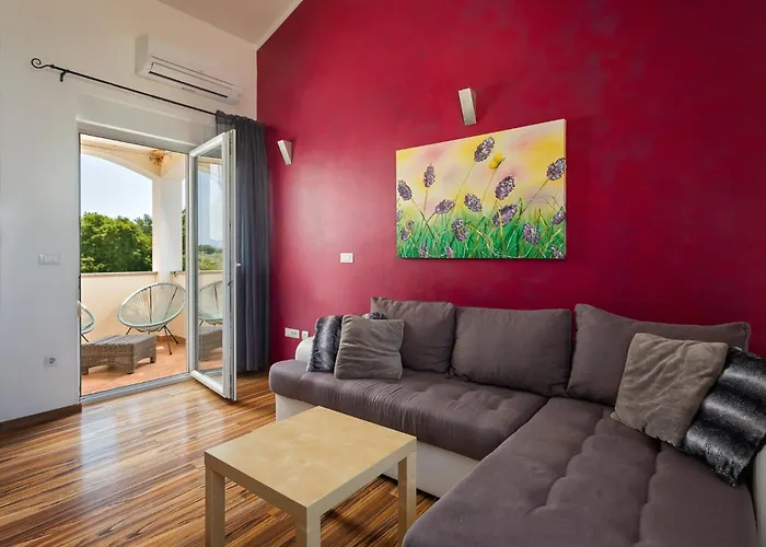 Luka With Private Pool *