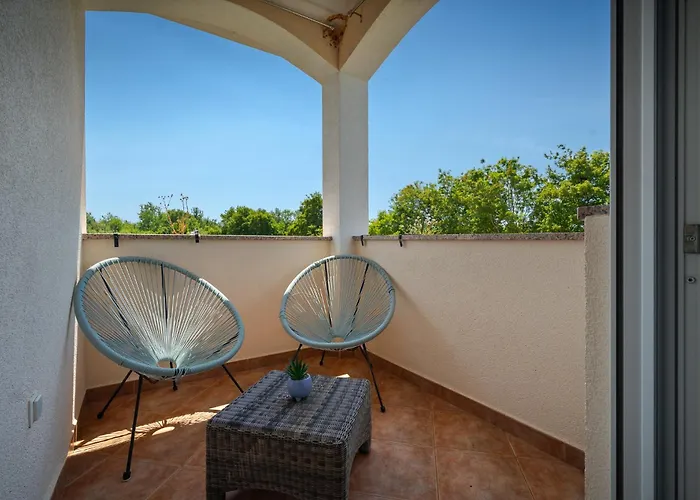 Luka With Private Pool * Frata